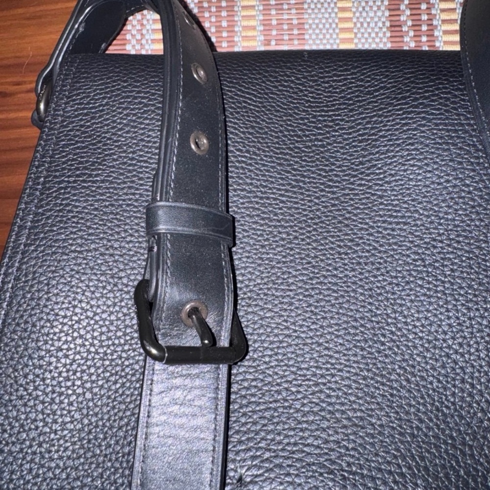 UEC Coach Gotham Pebbled Black Leather Messenger Bag - Picture 4 of 7